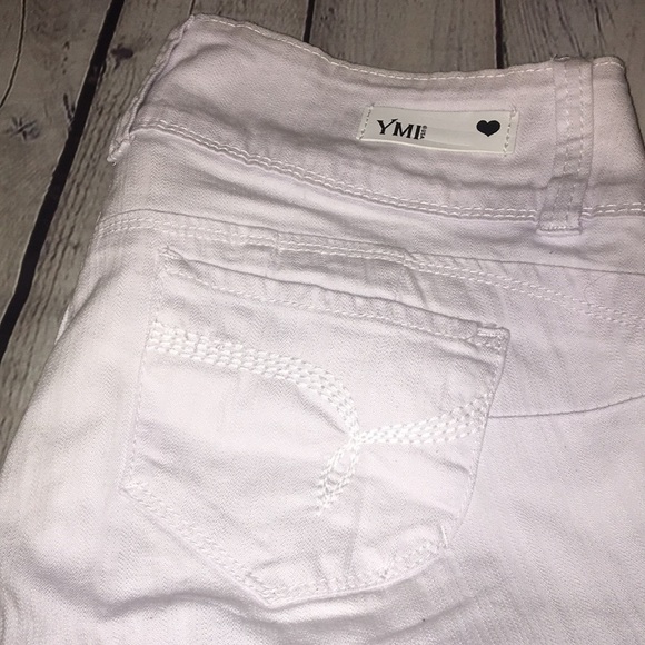 YMI White Capris with wide waistband - Picture 2 of 4